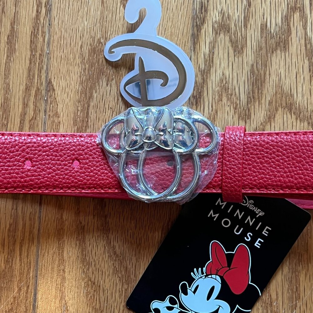 NWT Minnie Mouse red women's Belt size M medium Silver buckle Disney